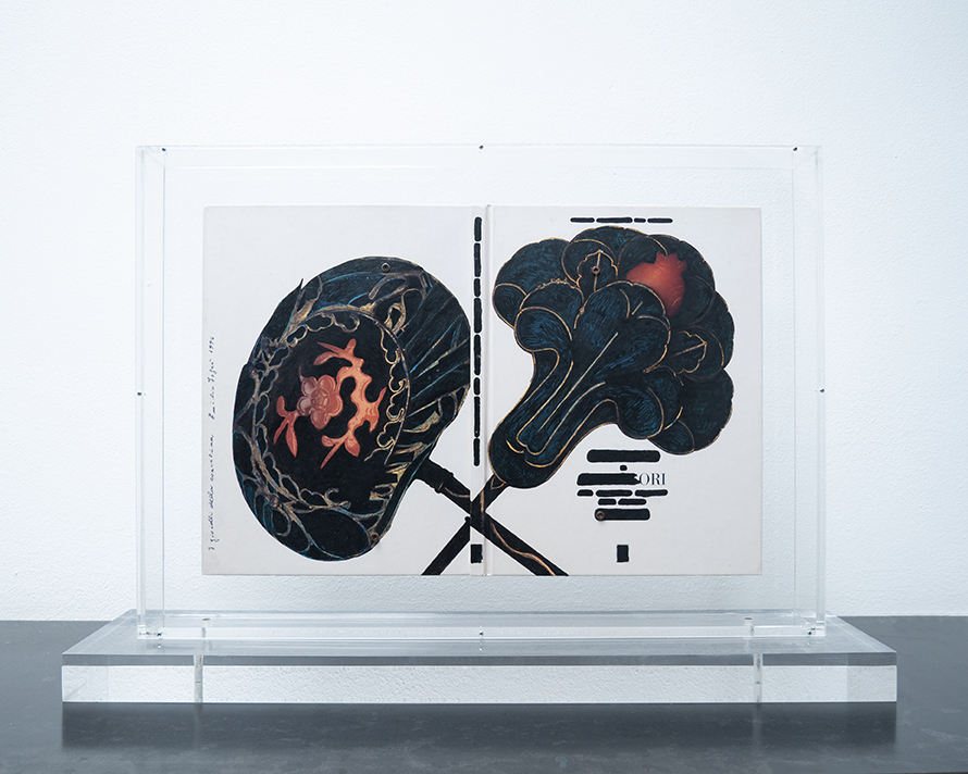Opera di Emilio Isgrò presentata da M77 Gallery